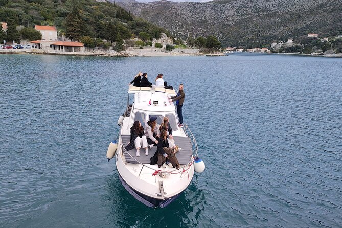 Blue Cave and caves Discovery Dubrovnik - Group Tour by Boat - Entering the Blue Cave: swimming tips and crowd reality