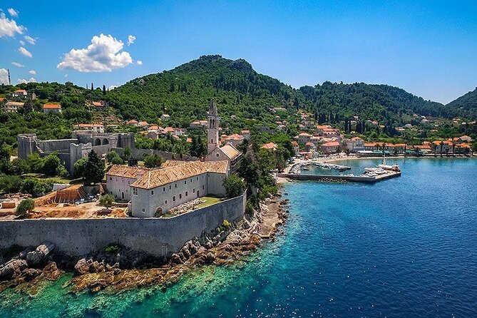 Blue & Green Cave Experience: Drinks, Snorkeling & Šunj Beach - Small-group feel capped at 50 (and why it affects the day)