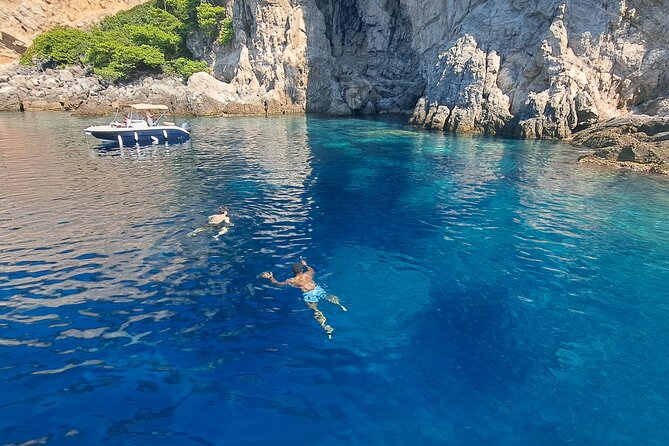 Blue & Green cave,Šunj beach - with drinks small group speedboat - Guides and captains: the human factor behind a smooth day