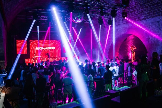 Columbo Pub Crawl Dubrovnik - Hosts, Group Energy, and What to Expect From the Guidance