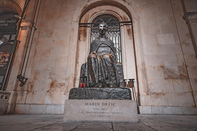 Dark Tales of the Old Town - Walking the Old Town’s Dark Past in 90 Minutes