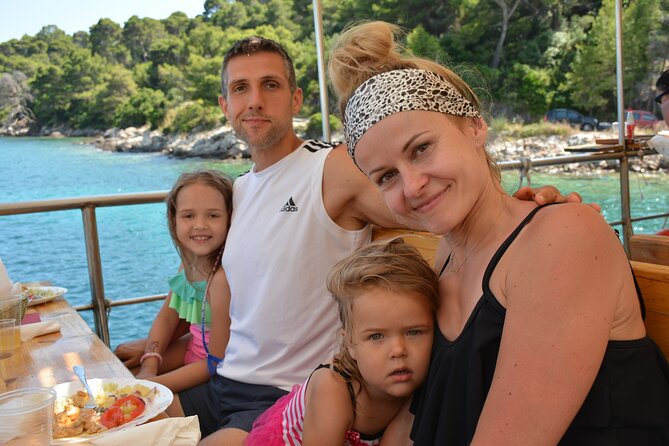 Dubrovnik: 3 Islands Boat Tour with Lunch & drinks(FR, ES, EN) - Lunch and Drinks On Board: Fish, meat, vegetarian, and real hydration
