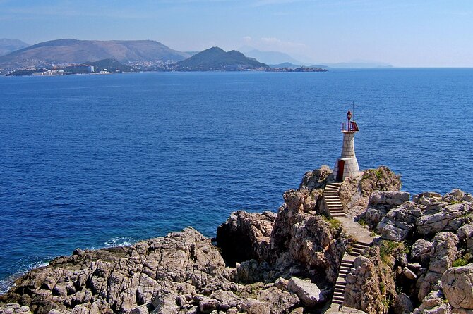 Dubrovnik: 3 Islands Boat Tour with Lunch & drinks(FR, ES, EN) - The Mood on TRITON: Music, seating, and what “lively” means in practice