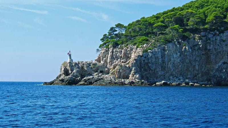 Dubrovnik: 3 Islands Boat Trip with Drinks (FR, ES, IT, EN) - Drinks, Music, and Food: What You’ll Actually Notice