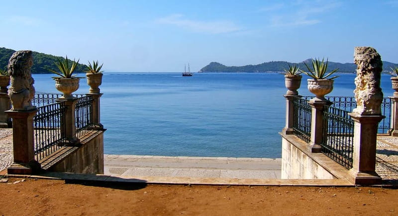 Dubrovnik: 3 Islands Boat Trip with Drinks (FR, ES, IT, EN) - The Night Plan: Free Club Entry After You Return