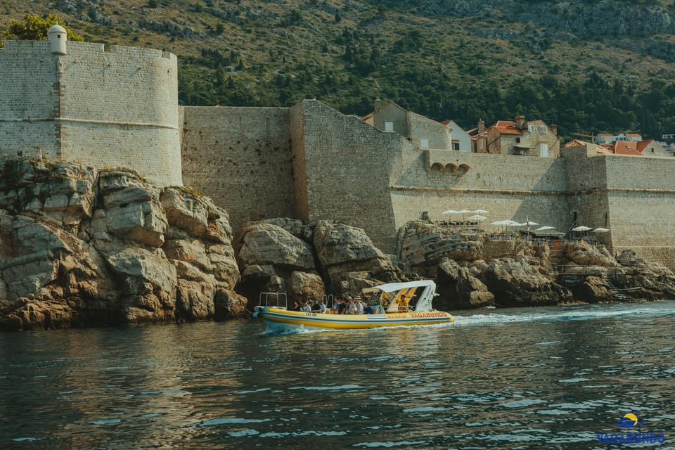 Dubrovnik: Blue Cave Afternoon Speedboat Tour with Drinks - Lokrum Island: wine views and optional cliff jump energy