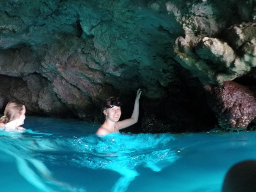 Dubrovnik: Blue Cave & Sunj Beach Boat Tour with Drinks - Blue Cave and Sunj Beach: what you actually get in a 4-hour loop