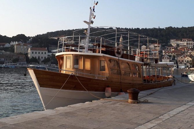 Dubrovnik Elafiti Islands Cruise with Lunch, Drinks and Pickup - Pickup, Meeting Point, And How Check-In Typically Feels