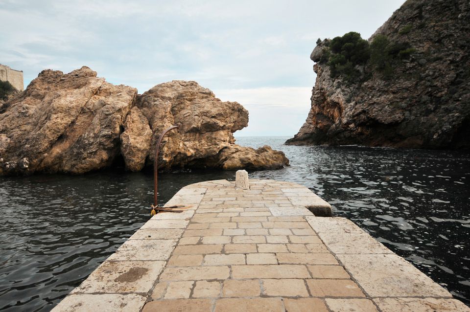 Dubrovnik: Epic Game of Thrones Tour + Lokrum & Saver Option - Guides Matter: Humor, Show Details, and City Context