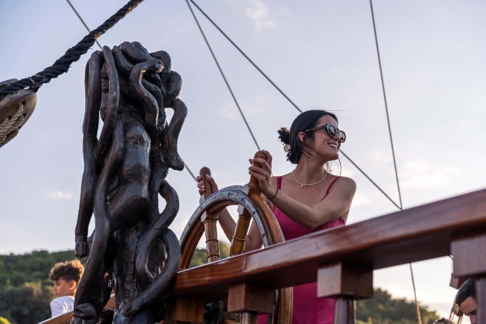 Dubrovnik: Galleon Sunset Cruise with a Live Guide & Drink - What you see during the cruise: Old Town, islands, and caves