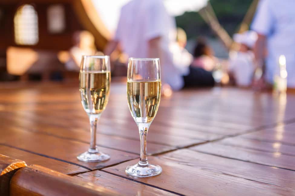Dubrovnik: Galleon Sunset Cruise with a Live Guide & Drink - The guide experience: maritime stories you can follow while sailing