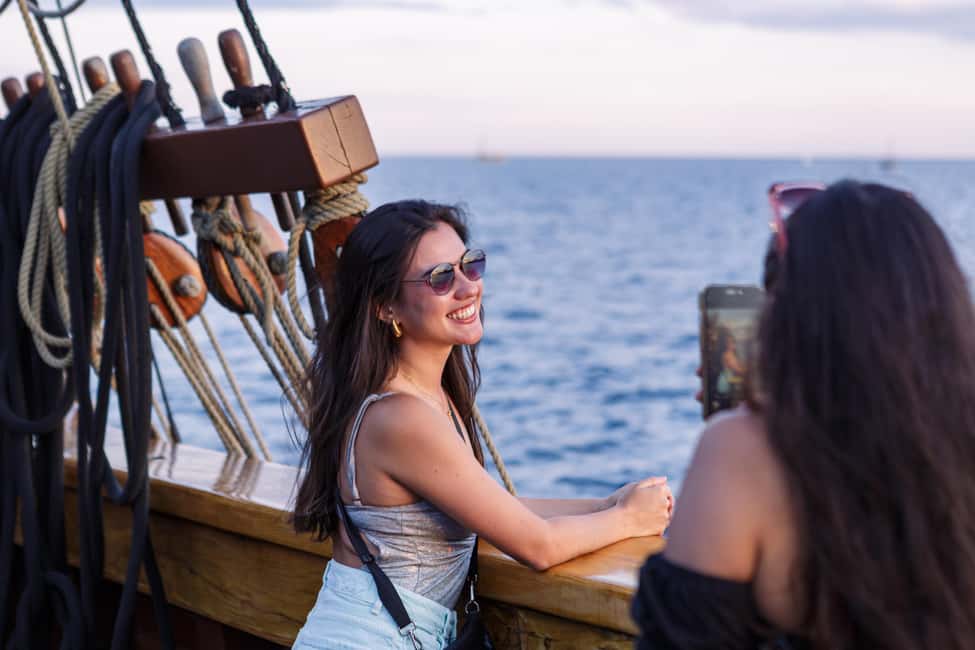 Dubrovnik: Galleon Sunset Cruise with a Live Guide & Drink - Drinks and snacks: included welcome drink plus a real onboard bar