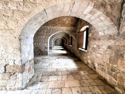 Dubrovnik: Game of Thrones Tour & Optional Lokrum Island - Starting at Nautika and Climbing Fort Lovrijenac