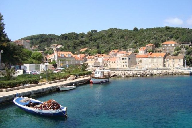 Dubrovnik Island-Hopping Cruise in the Elaphites with Lunch - On board: drinks that remove the hidden-cost feeling