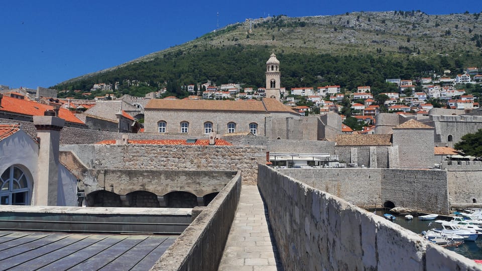 Dubrovnik: Old Town & City Walls Guided Tours Combo - Guides, headset audio, and why the stories stick
