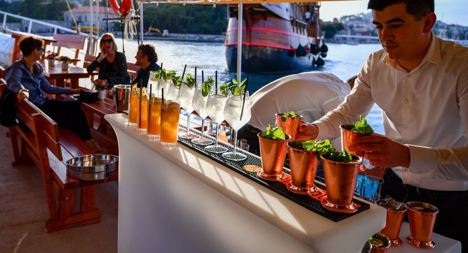 Dubrovnik: Panoramic Sunset Cocktail Cruise Around Old Town - Practical tips for better photos and smoother sailing