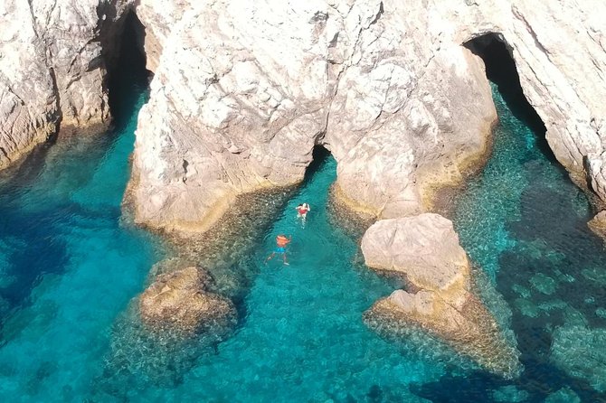 Dubrovnik Private Speedboat Tour to Elaphite Islands with Drinks - Entering the Elaphite Islands by Speedboat, Not Ferry