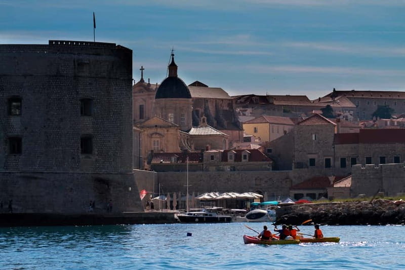 Dubrovnik: Sunset Sea Kayaking Tour - Returning Toward the Walls: The Scenic Finish and Wine Moment