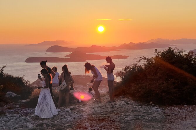Dubrovnik Sunset Tour with Wine Tasting - Getting There Smoothly: Pickup, Minivan Comfort, and Easy Meeting Points