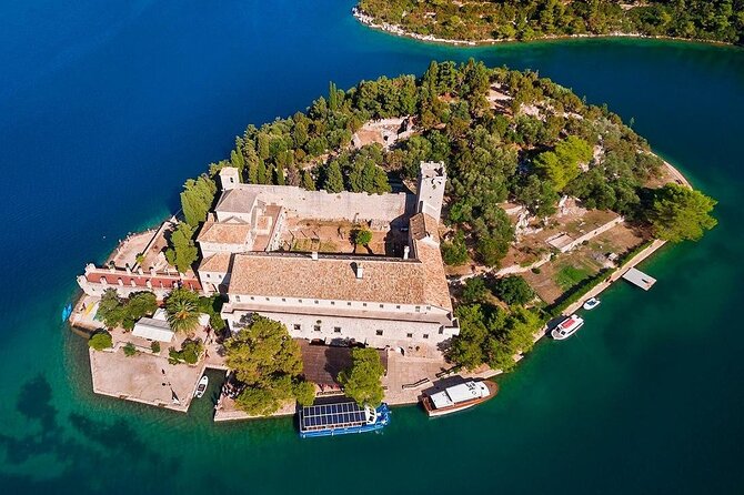 Elaphite Islands Full-Day Kayak and Bike Tour from Dubrovnik - The beach and lunch stop: how to make the most of the downtime
