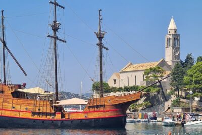 Elaphiti Islands On The Luxury Pirate Ship Karaka Dubrovnik - Koločep Island: Pine Forest Quiet and Honey/Farm Options