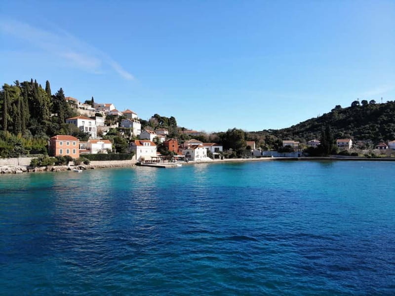 From Dubrovnik: Hop-On-Hop-Off Elaphiti Islands Boat Tour - The boat ride: relaxed cruising with helpful crew