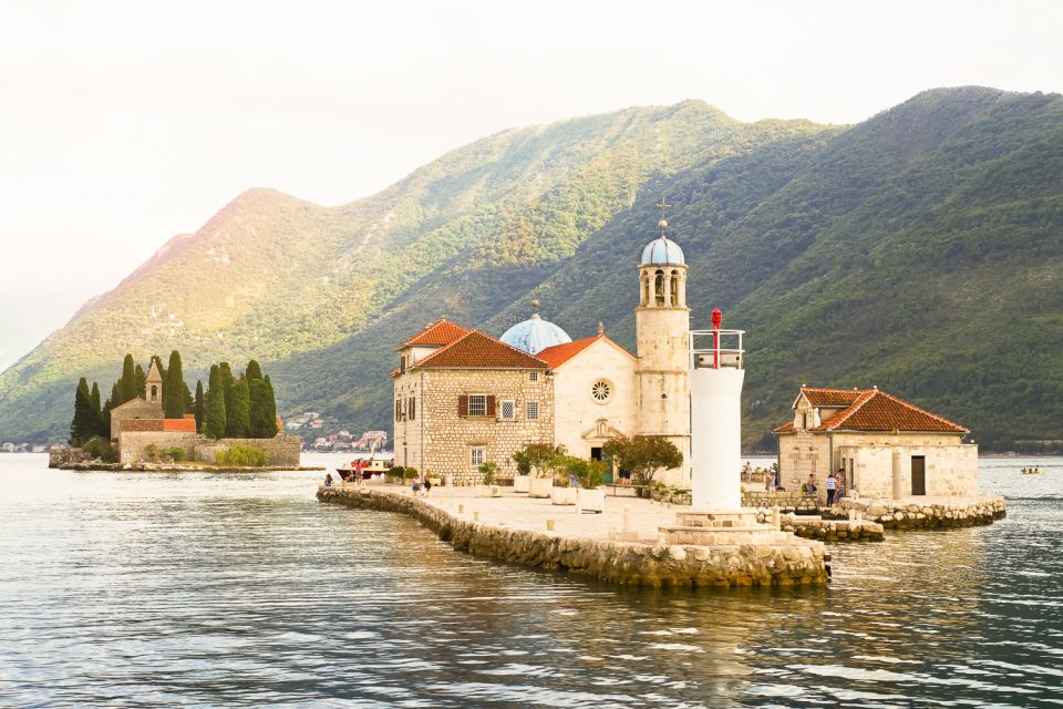 From Dubrovnik: Montenegro Day Trip - Dubrovnik to Montenegro: the comfort-first border day