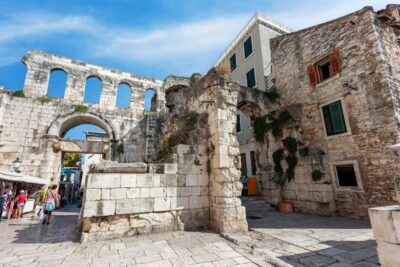 From Dubrovnik: Split Day Trip and City Tour with Transfers - The drive you’ll remember: Pelješac Bridge, Neretva Delta, and that quick reset