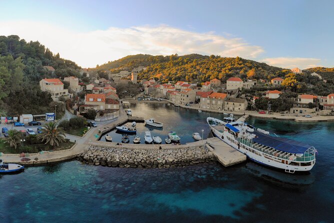 Full Day Kayaking and Snorkeling to Green Cave with GoPro photos - Šuđurađ on Šipan: Lunch + Time to Look Around