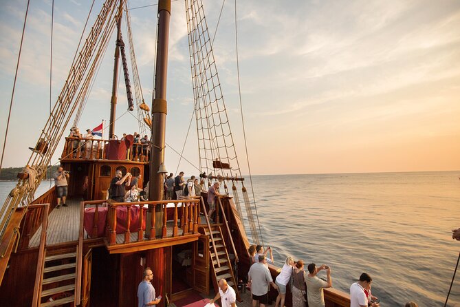 Karaka - The Best Dubrovnik Sunset Cruise (adults only) - The golden hour on deck: drinks, music, and narration timing