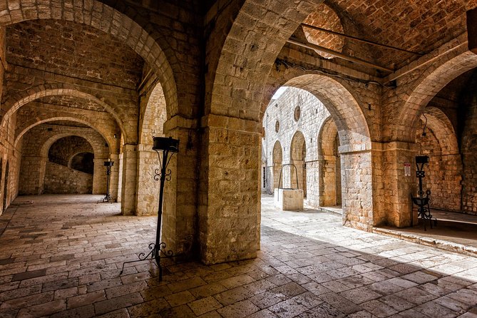 Legendary Game of Thrones & Lokrum Island Tour - Lokrum Island: City of Qarth plus the Iron Throne photo stop