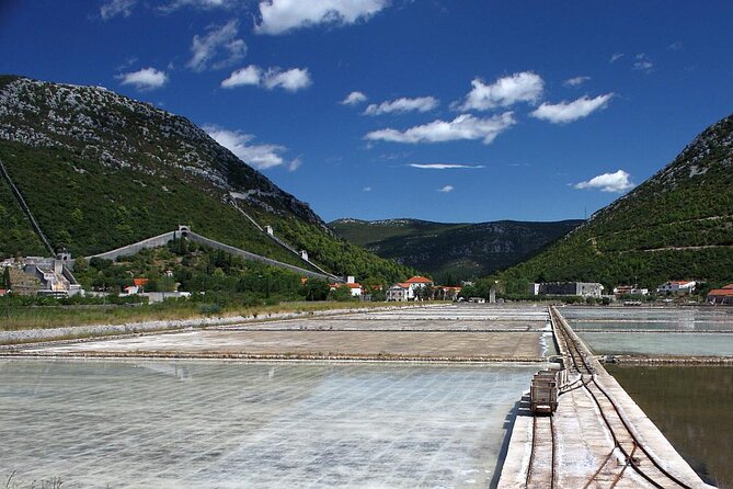 Peljesac and Ston Private Wine Tour with Tastings from Dubrovnik - Ston city center: coffee, walls, and the 5.5 km question