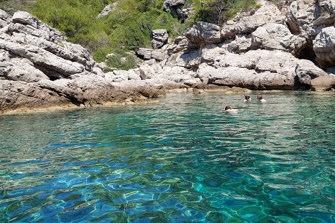 Private boat tour- explore the islands, find hidden caves and try snorkelling - Price and What You Actually Get per Group (Up to 6)