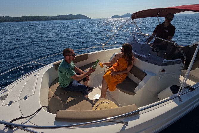 Private Speedboat Tour- Blue cave, sandy beaches and snorkelling - Private speedboat from Dubrovnik: why “up to 4” matters