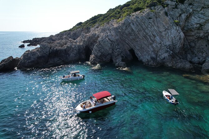Private Speedboat Tour- Blue cave, sandy beaches and snorkelling - Lokrum Island on request: a bonus with trade-offs