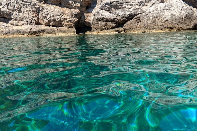 Private Speedboat Tour- Blue cave, sandy beaches and snorkelling - The optional 8-hour Mljet National Park extension