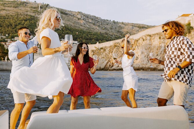 Prosecco & Sunsets: Private Dubrovnik Cruise - Skipper style: friendly, funny, and seriously good at the story