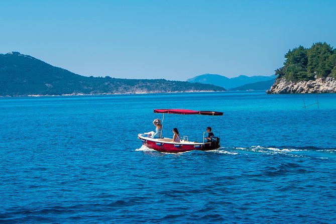 Rent a small boat without skipper - explore the islands and find hidden caves - Quick hits (what to expect)