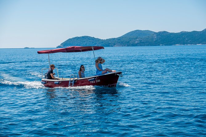 Rent a small boat without skipper - explore the islands and find hidden caves - Caves, Snorkeling, and Fish Time: How Cave Swims Actually Play Out
