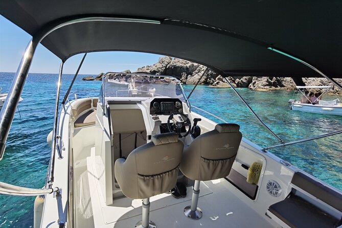 Speedboat Atlantic Marine 750, 4 or 8 hours - Boat Comfort That Actually Helps: Sunshade, Sundeck, and a Fridge