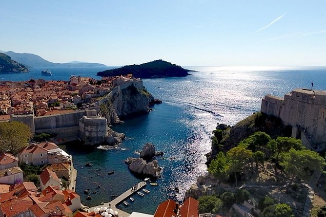 Walls Of Dubrovnik: Small-Group Walking Tour With A Local - Pacing, photos, and comfort on a stair-heavy route